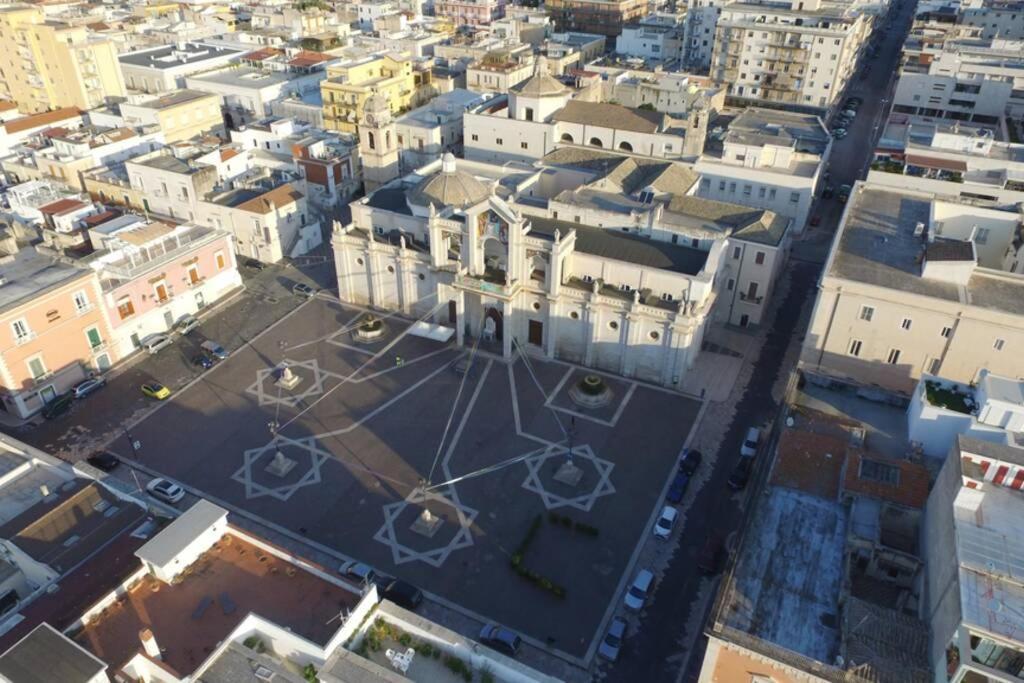 Villa Domus Elegans In Centro Manfredonia Exterior foto
